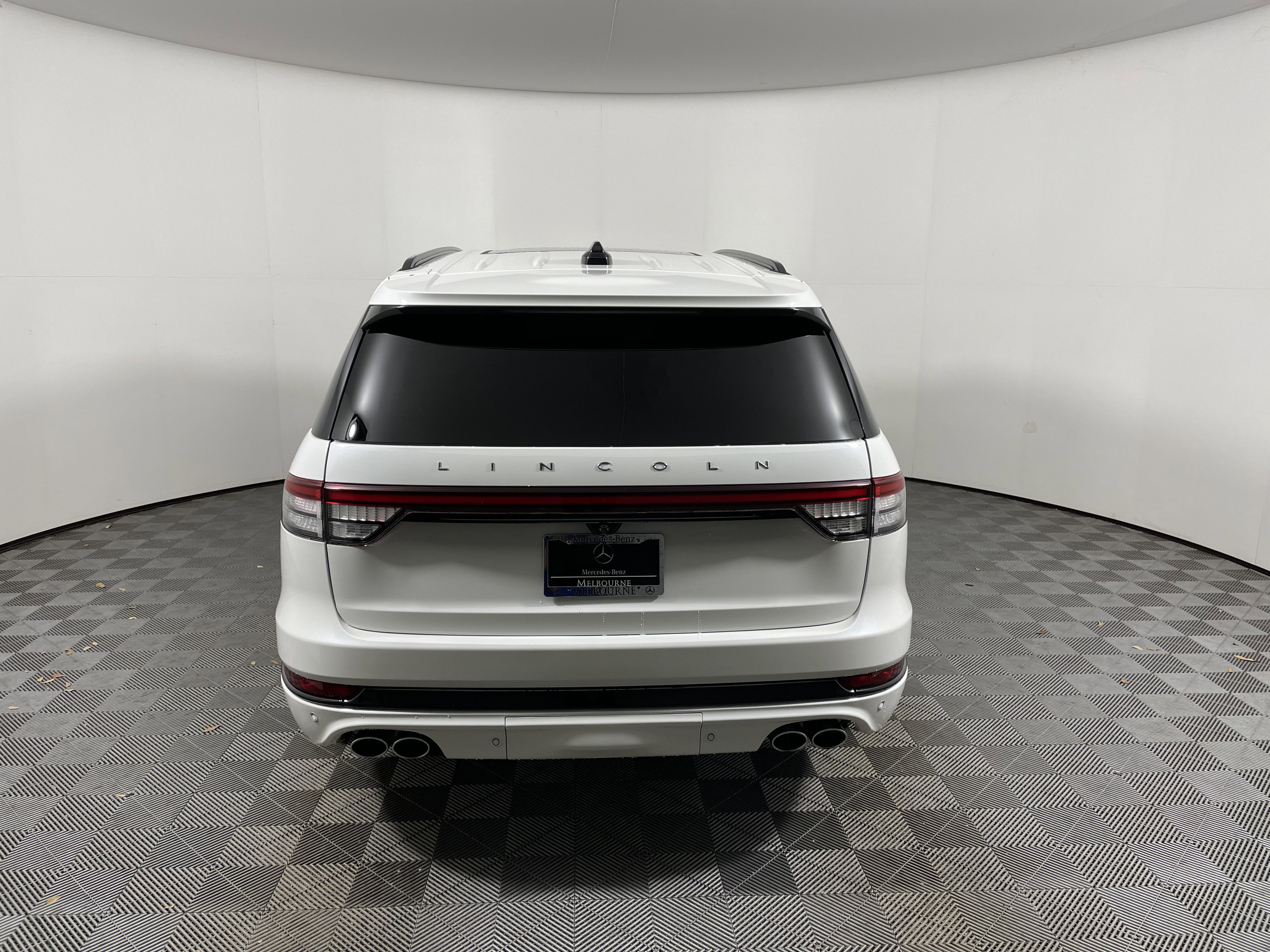 Used 2025 Lincoln Aviator Reserve w/ Luxury Package image 4