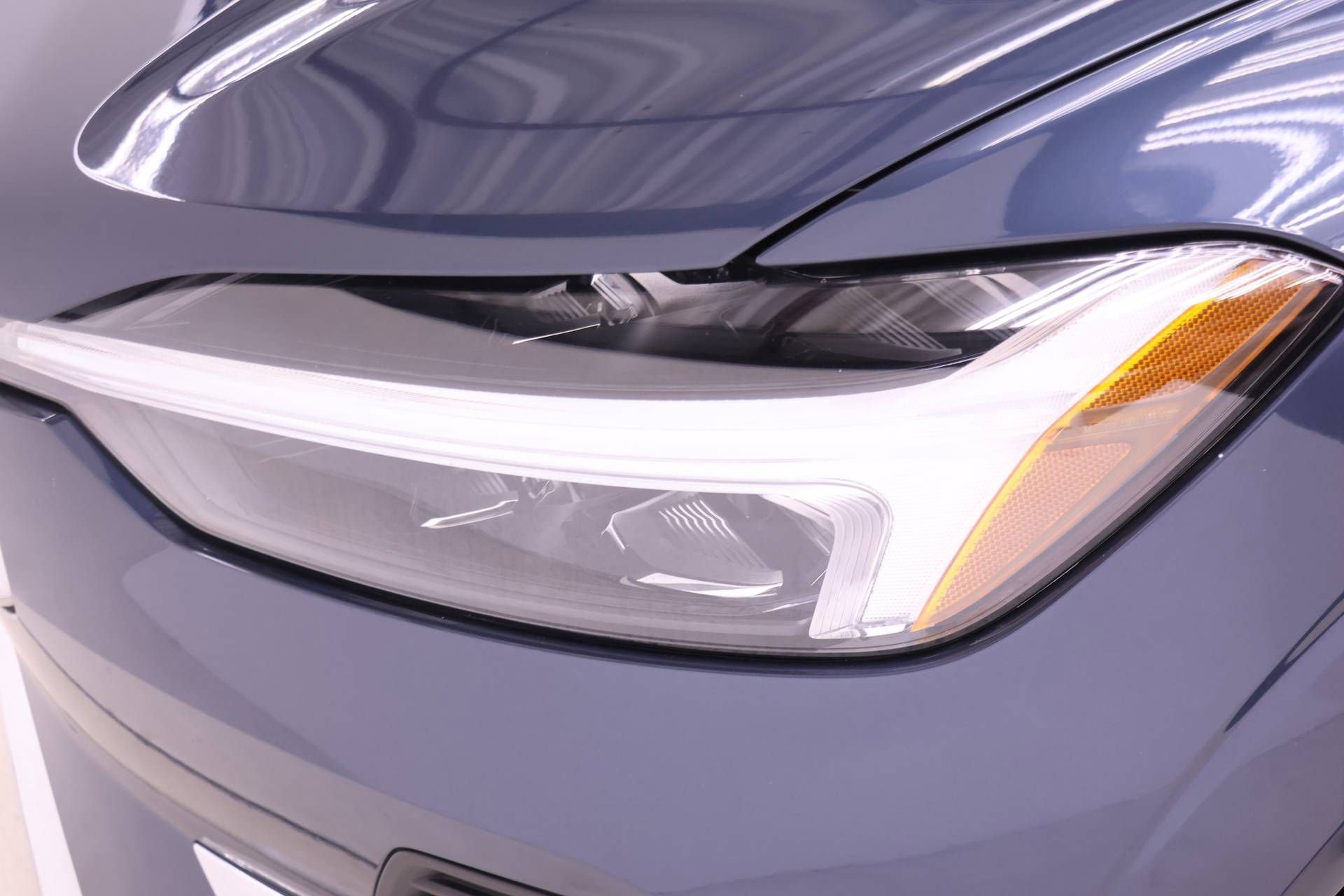 Certified 2023 Volvo XC60 B5 Plus image 25