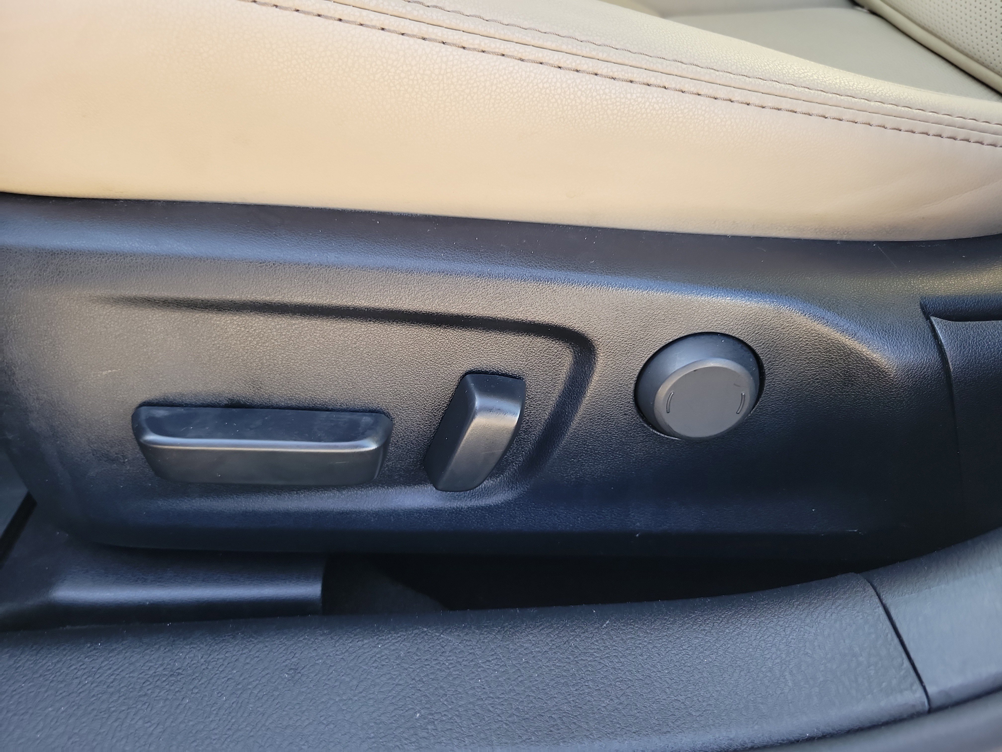 Used 2020 Lexus IS 300 w/ Accessory Package 2 image 21