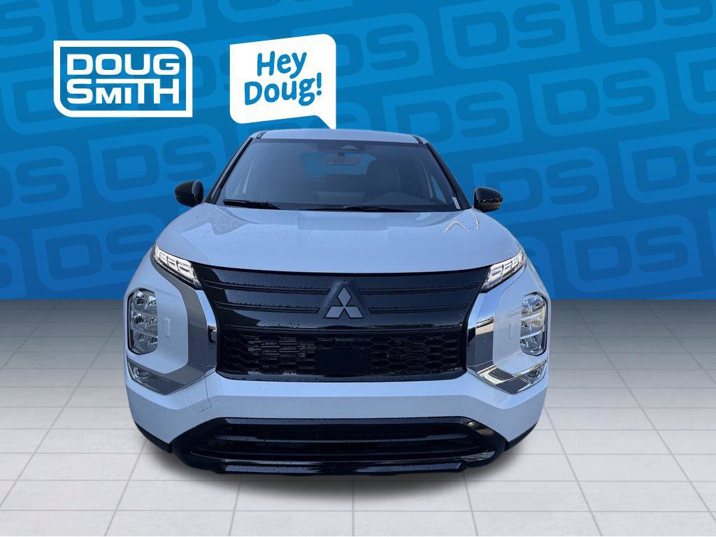 New 2026 Mitsubishi Outlander LE AWD/4WD image 8