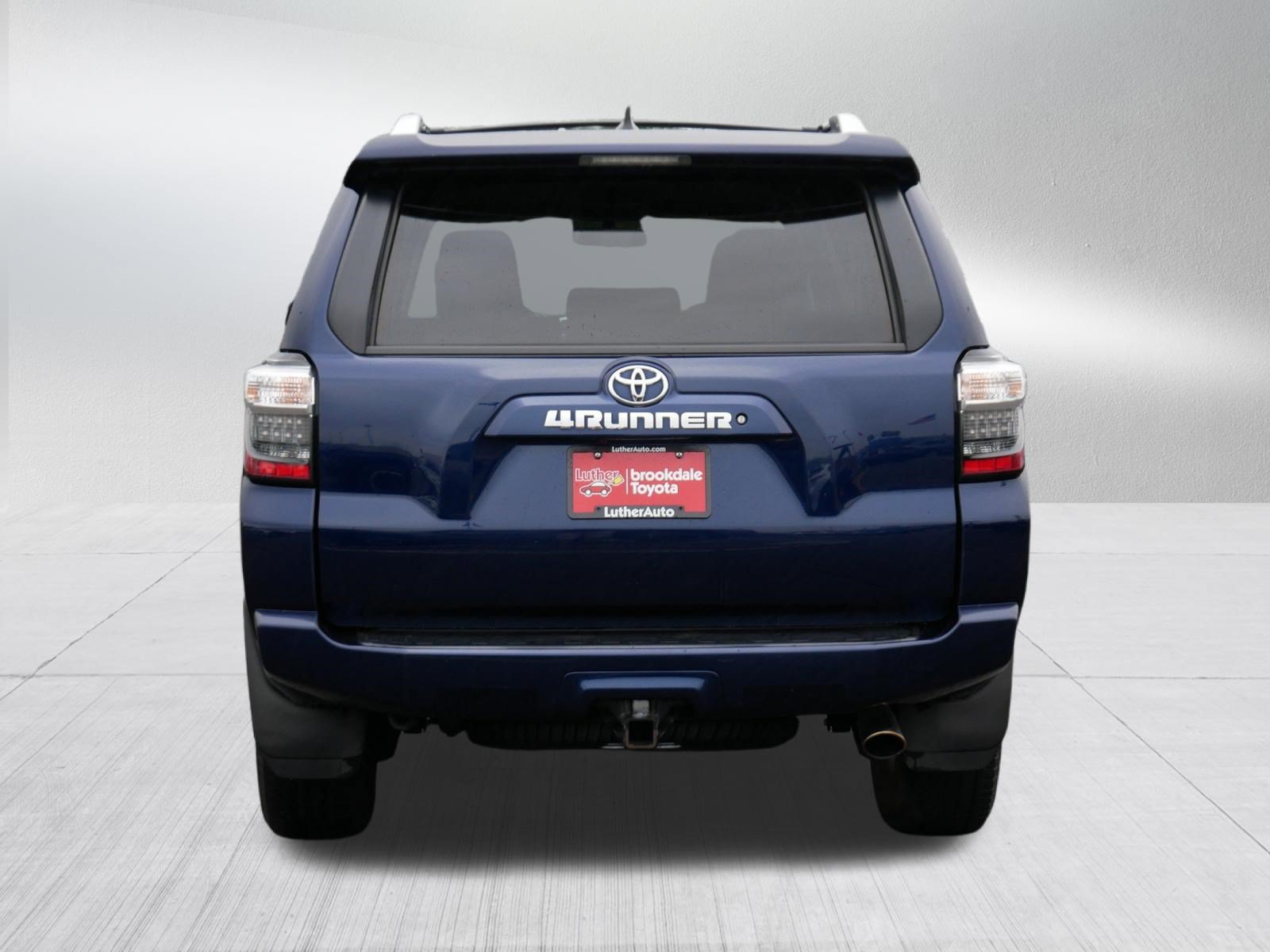 Used 2018 Toyota 4Runner SR5 w/ Convenience Package AWD/4WD image 6