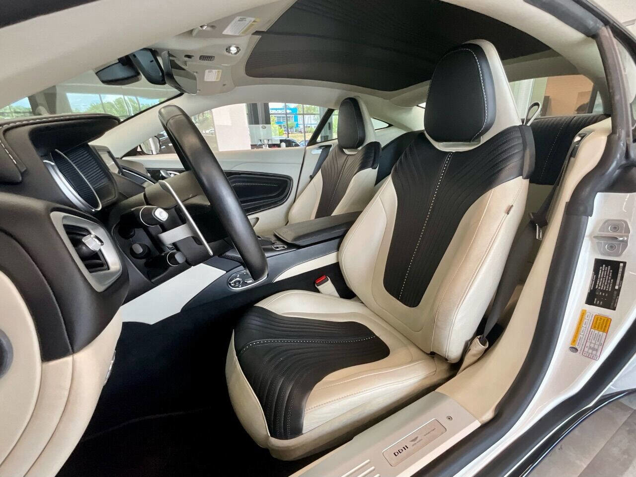 Used 2018 Aston Martin DB11 V12 image 27