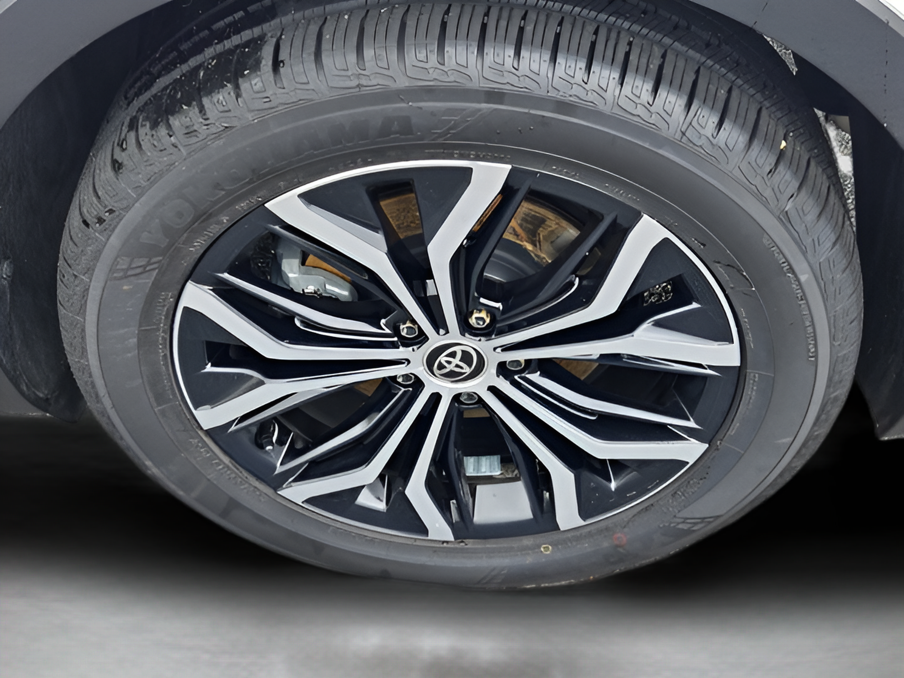 Certified 2023 Toyota Crown AWD/4WD image 9