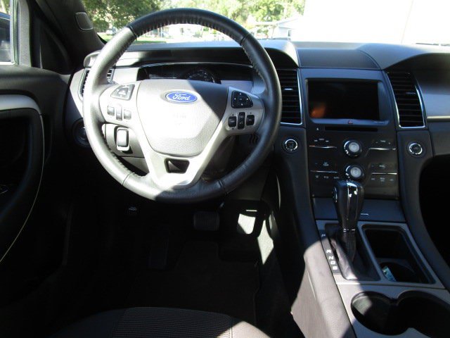 Used 2018 Ford Taurus SEL w/ Equipment Group 201A FWD image 11