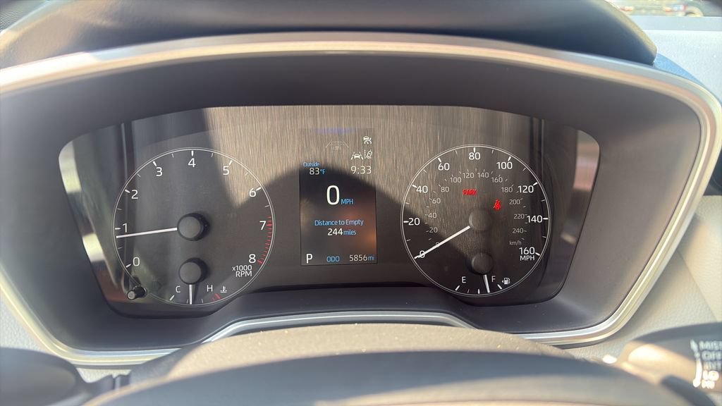 Used 2025 Toyota Corolla SE w/ SE Package FWD image 21