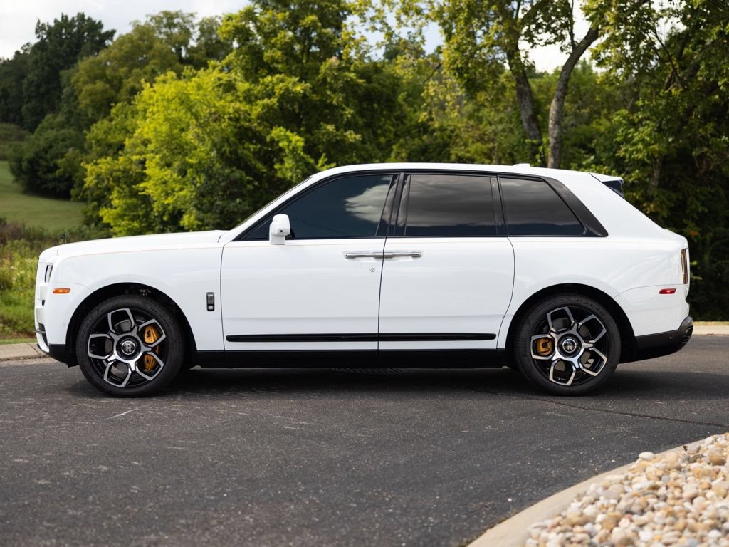 Certified 2022 Rolls-Royce Cullinan Black Badge w/ Dark Exterior Package AWD/4WD image 5