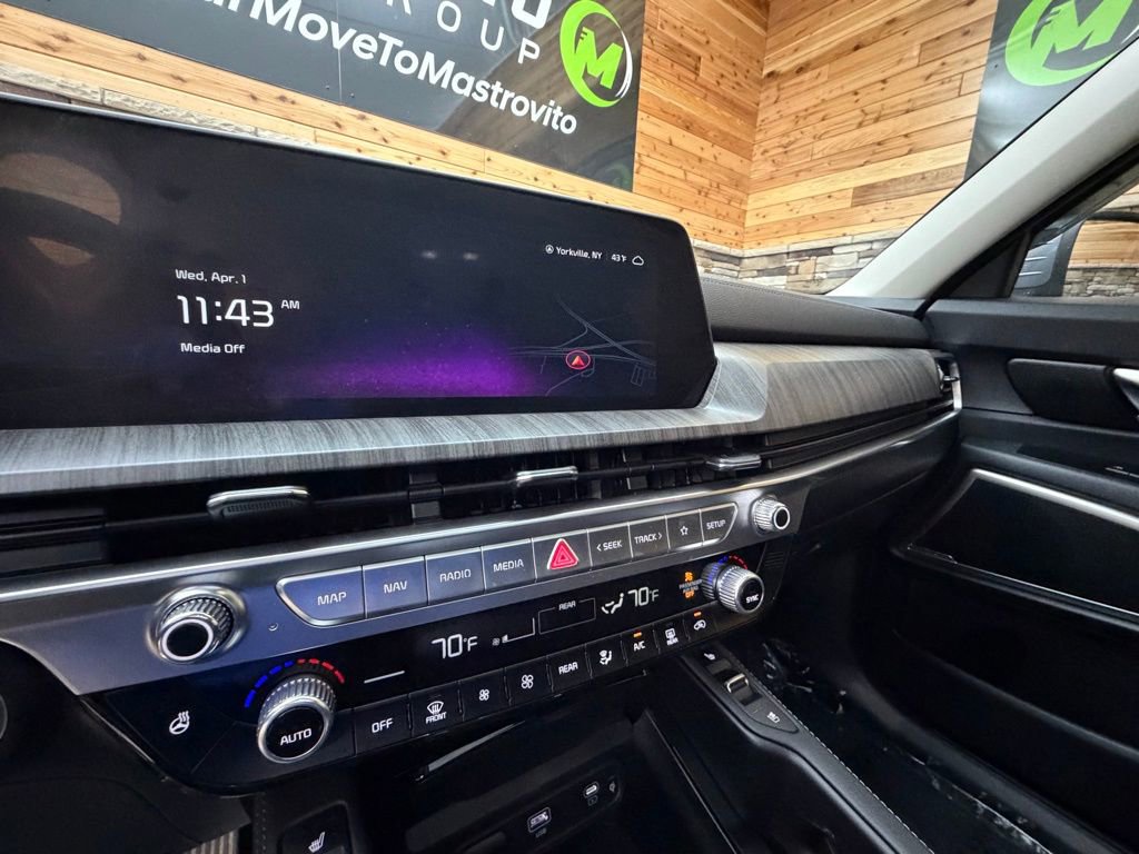Used 2025 Kia Telluride EX image 17