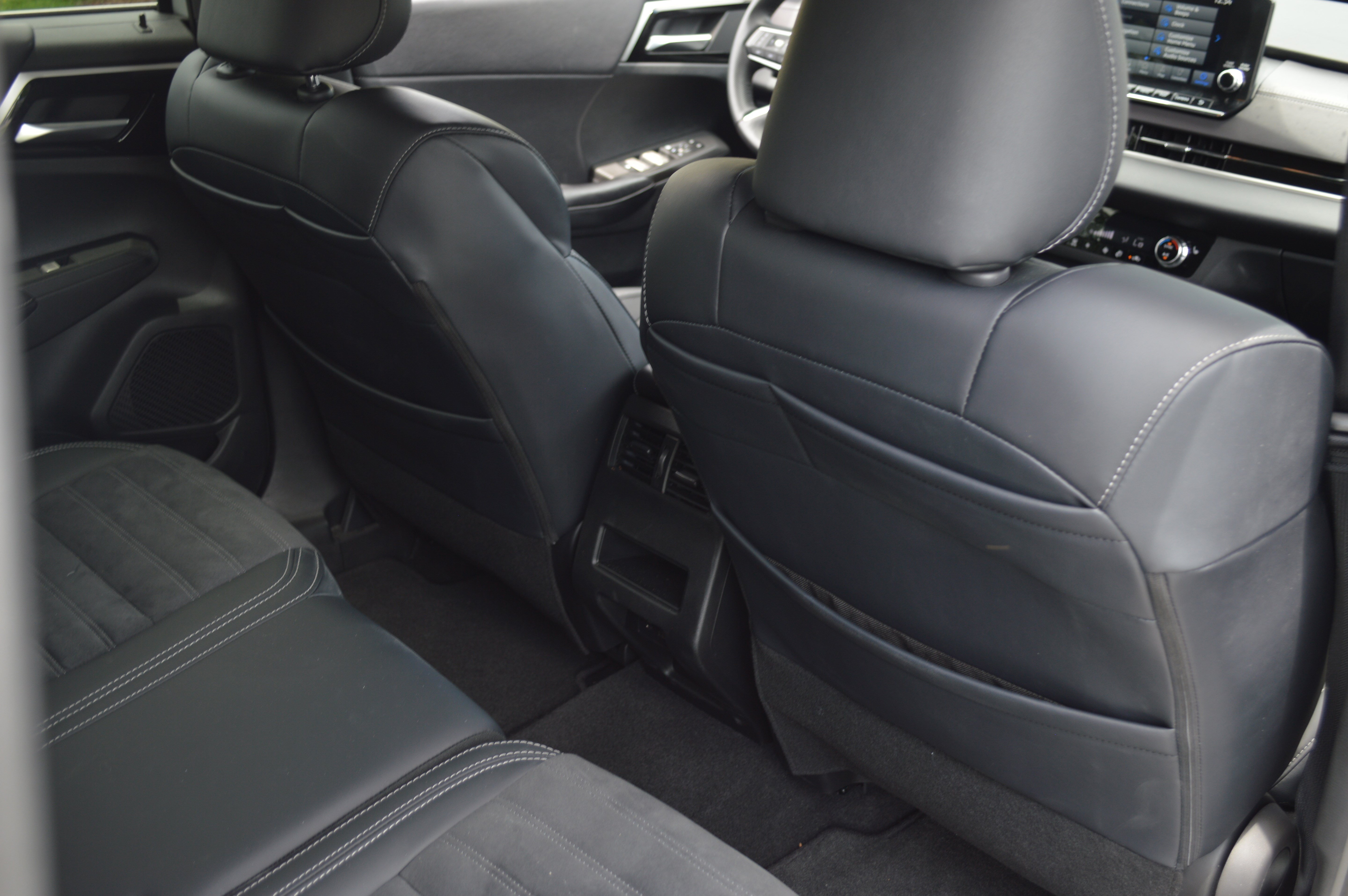 Used 2024 Mitsubishi Outlander SE FWD image 36