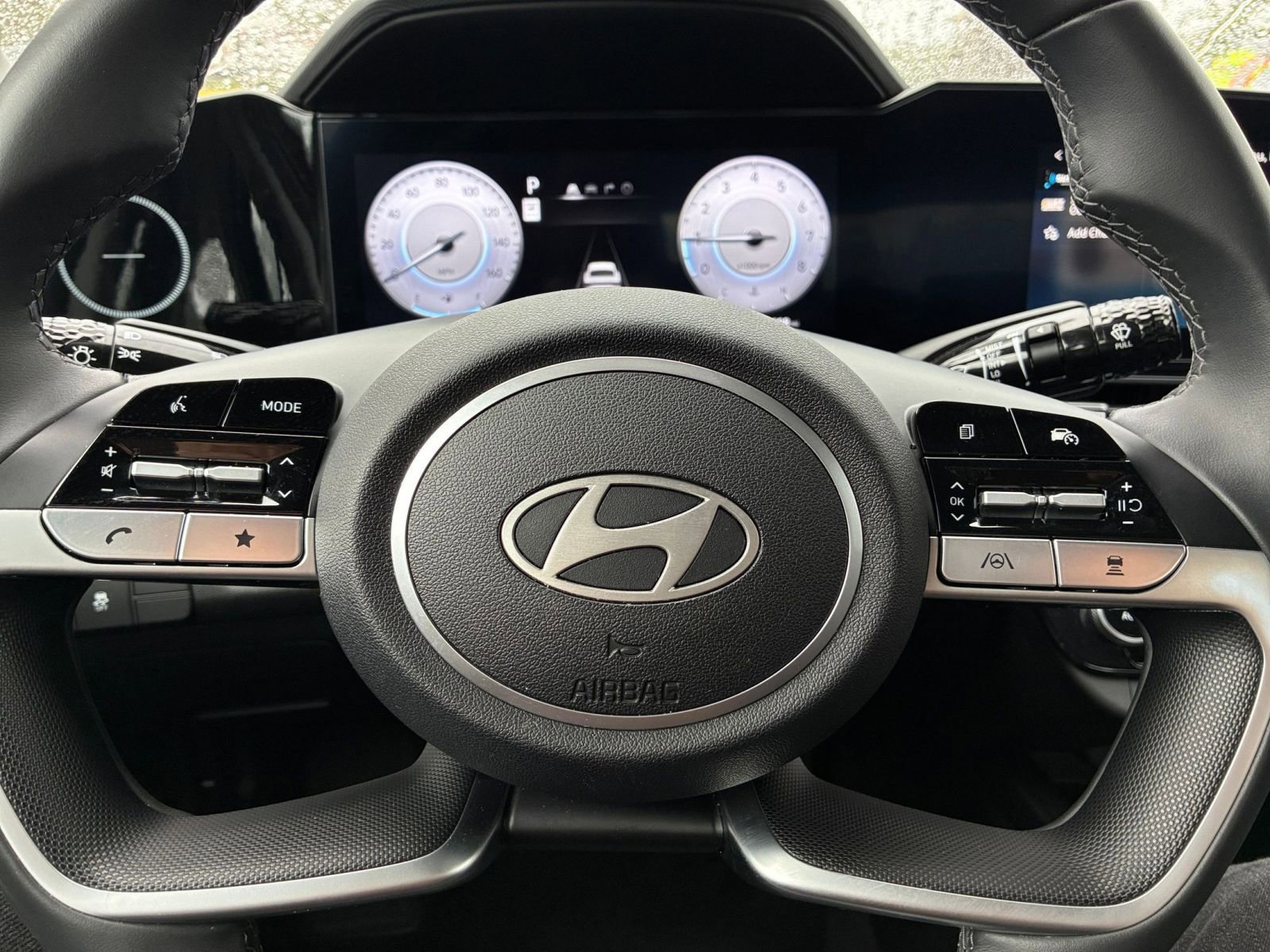 Used 2025 Hyundai Elantra Limited image 29