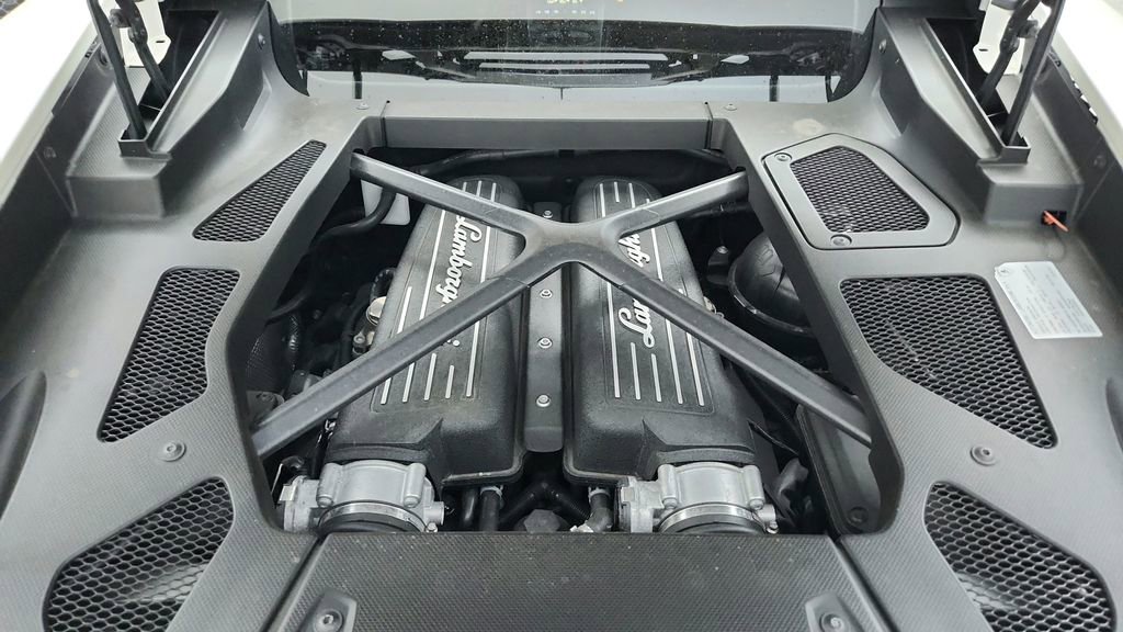 Used 2018 Lamborghini Huracan LP 580-2 image 37