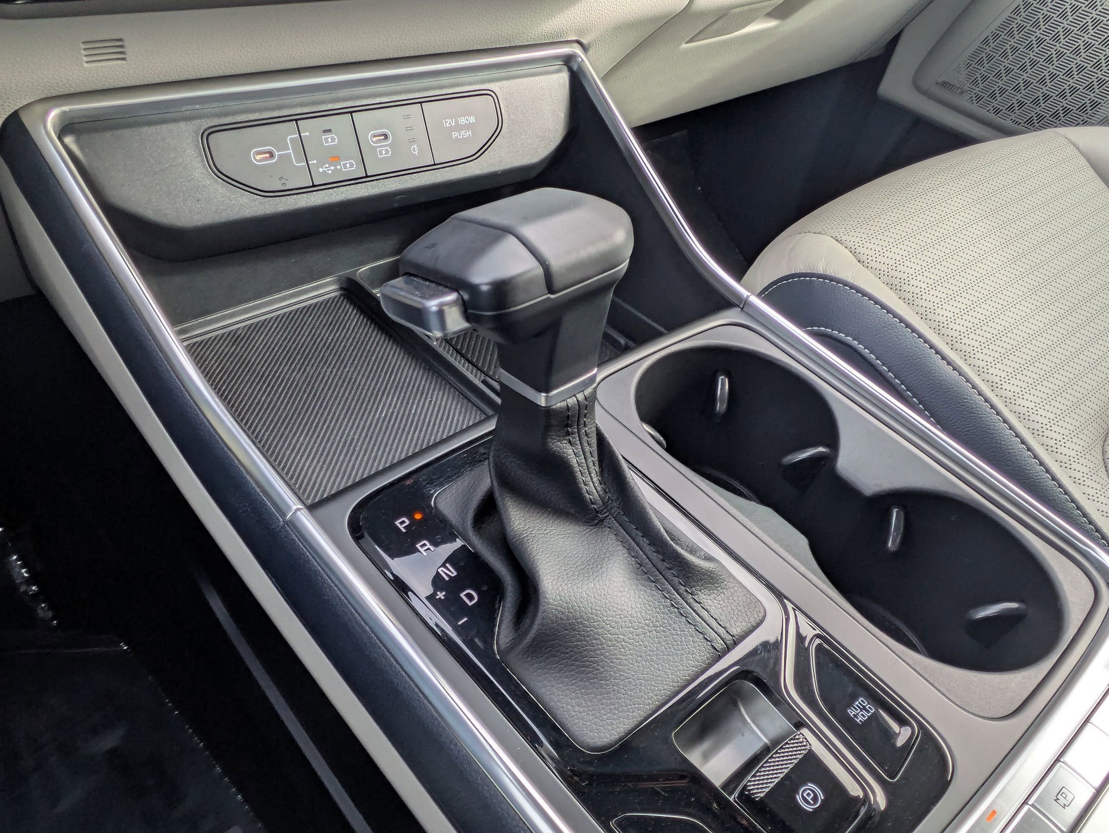 Used 2025 Kia Carnival SX Prestige image 16