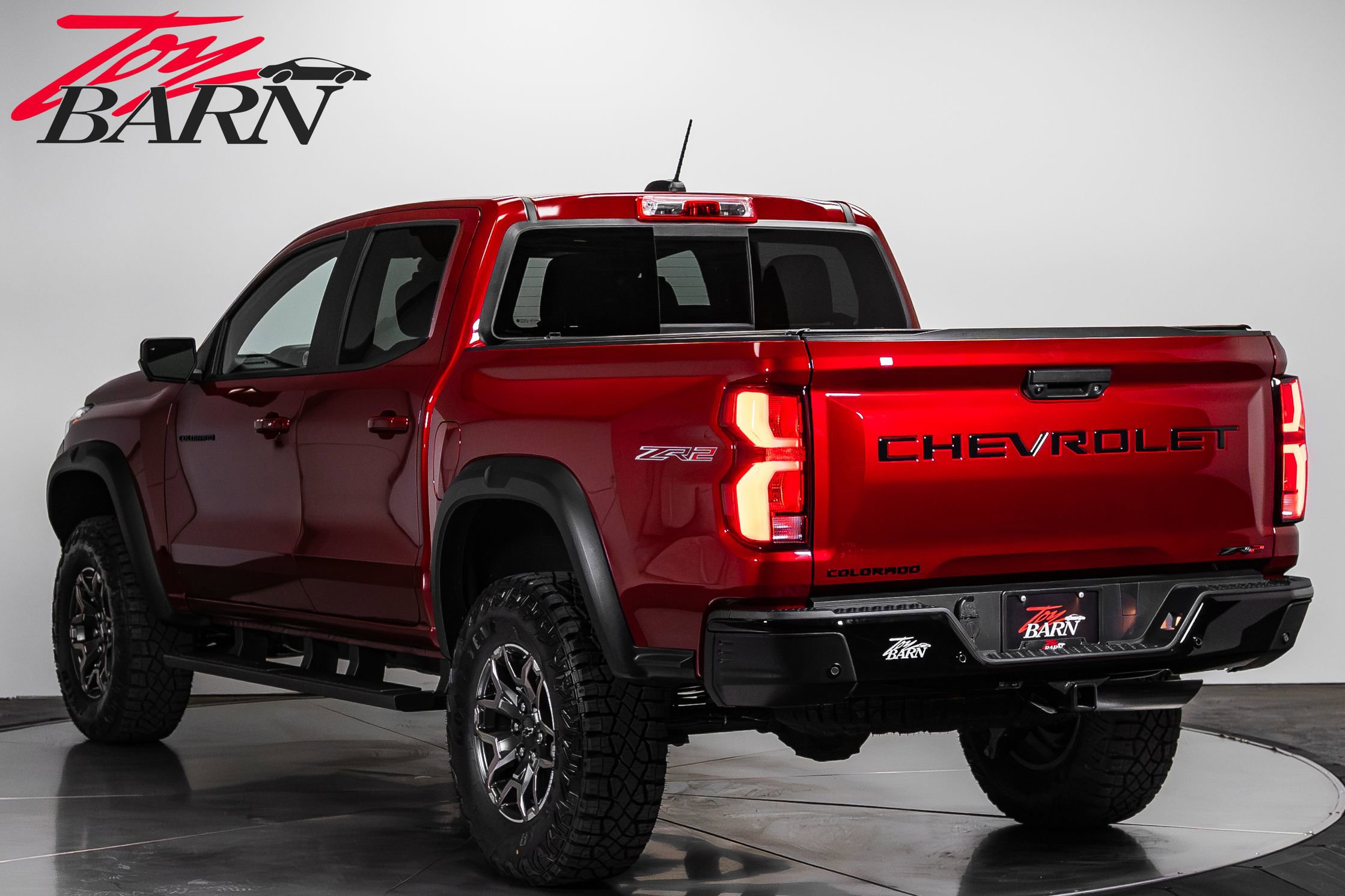 Used 2026 Chevrolet Colorado ZR2 w/ Technology Package AWD/4WD image 3