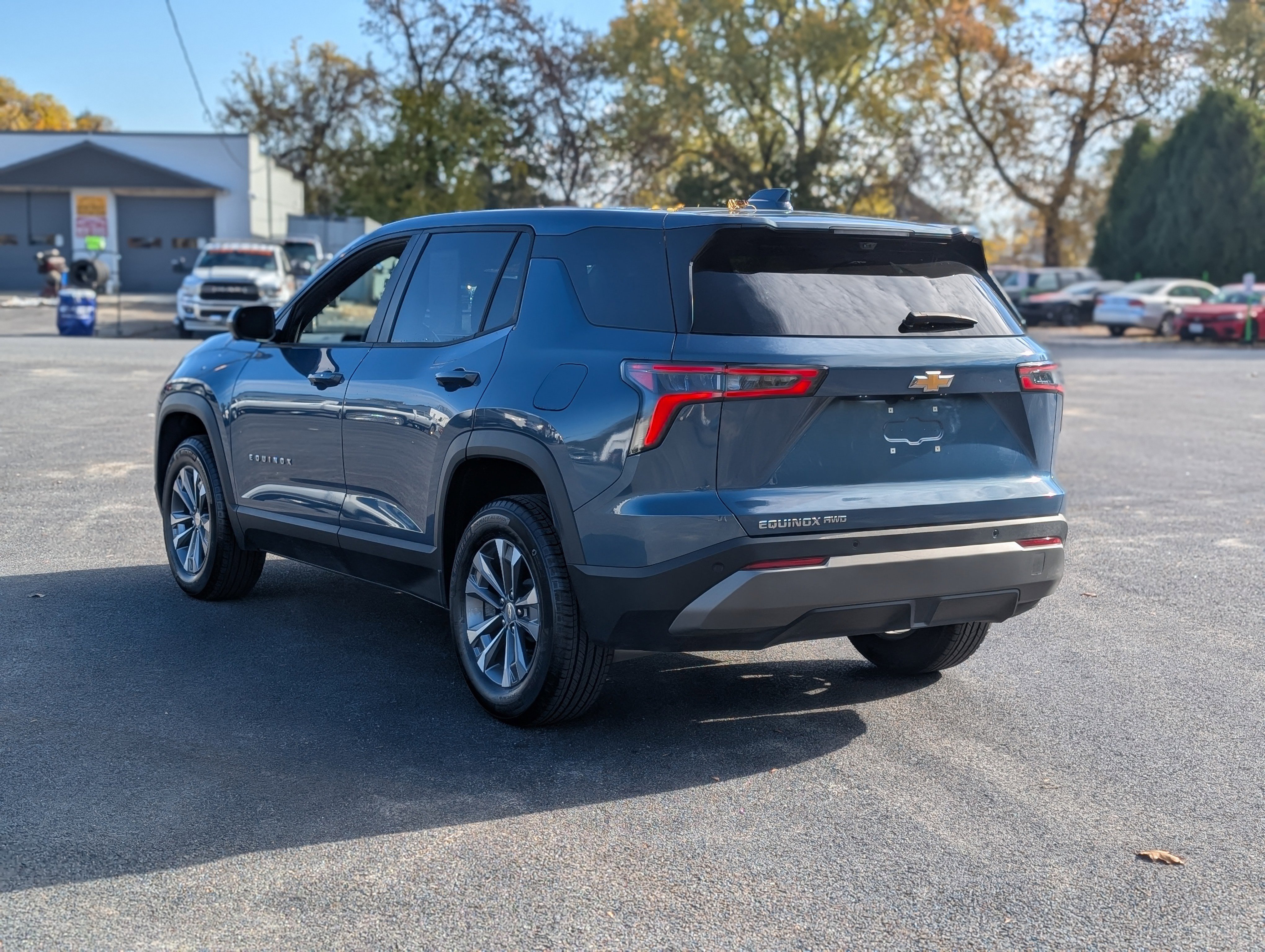 Used 2025 Chevrolet Equinox LT w/ Safety and Technology Package image 11