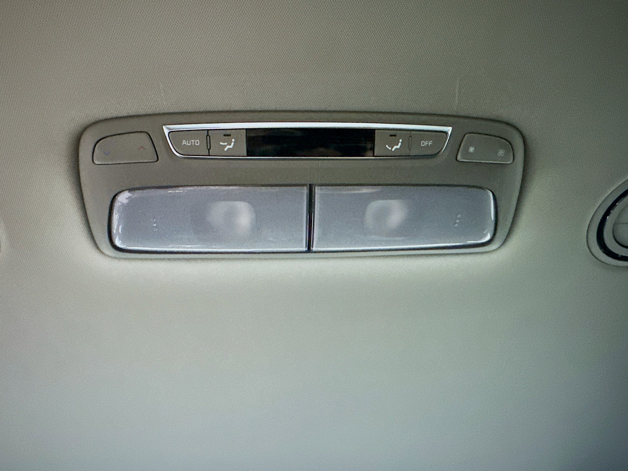 Used 2024 Kia Telluride S image 28