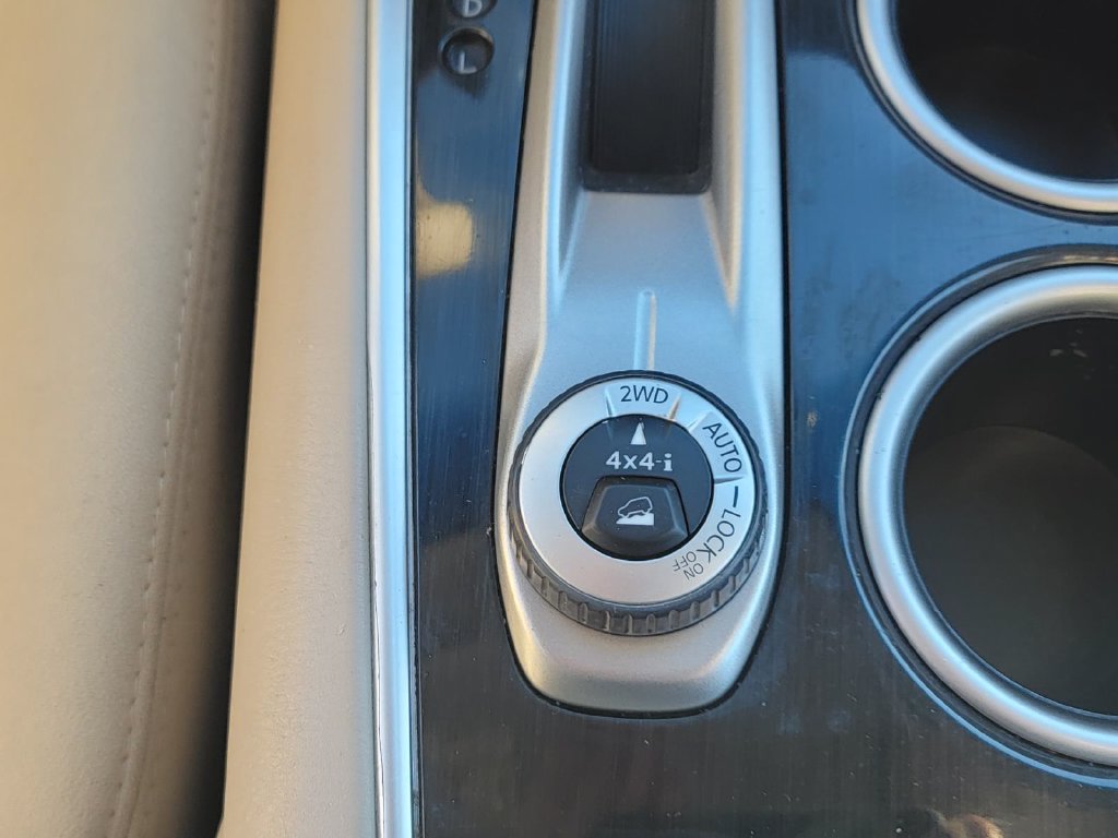 Used 2015 Nissan Pathfinder S FWD image 32