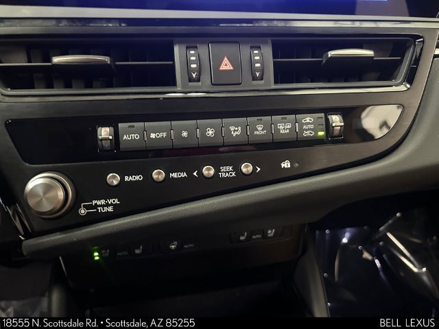 Used 2025 Lexus ES 300h w/ Premium Package FWD image 25