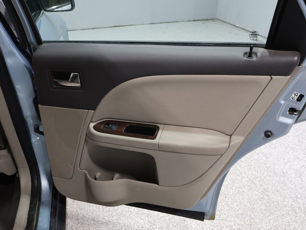 Used 2008 Ford Taurus SEL image 23