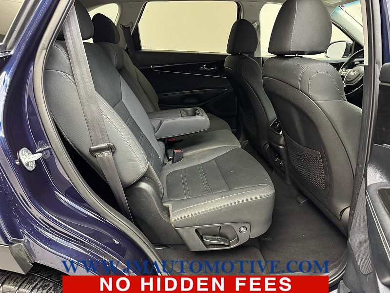 Used 2020 Kia Sorento S image 19