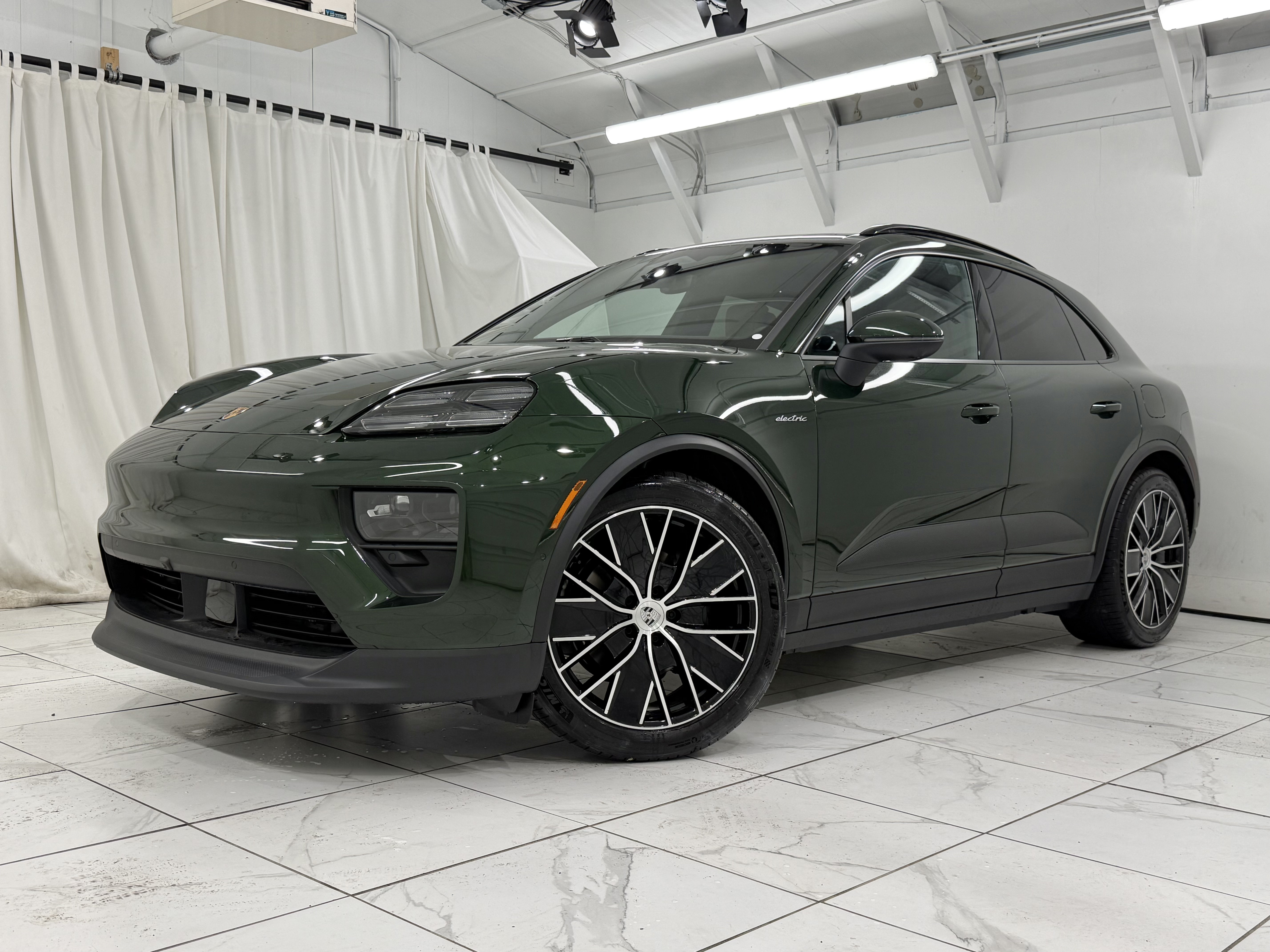 New 2026 Porsche Macan 4 Electric AWD/4WD image 1