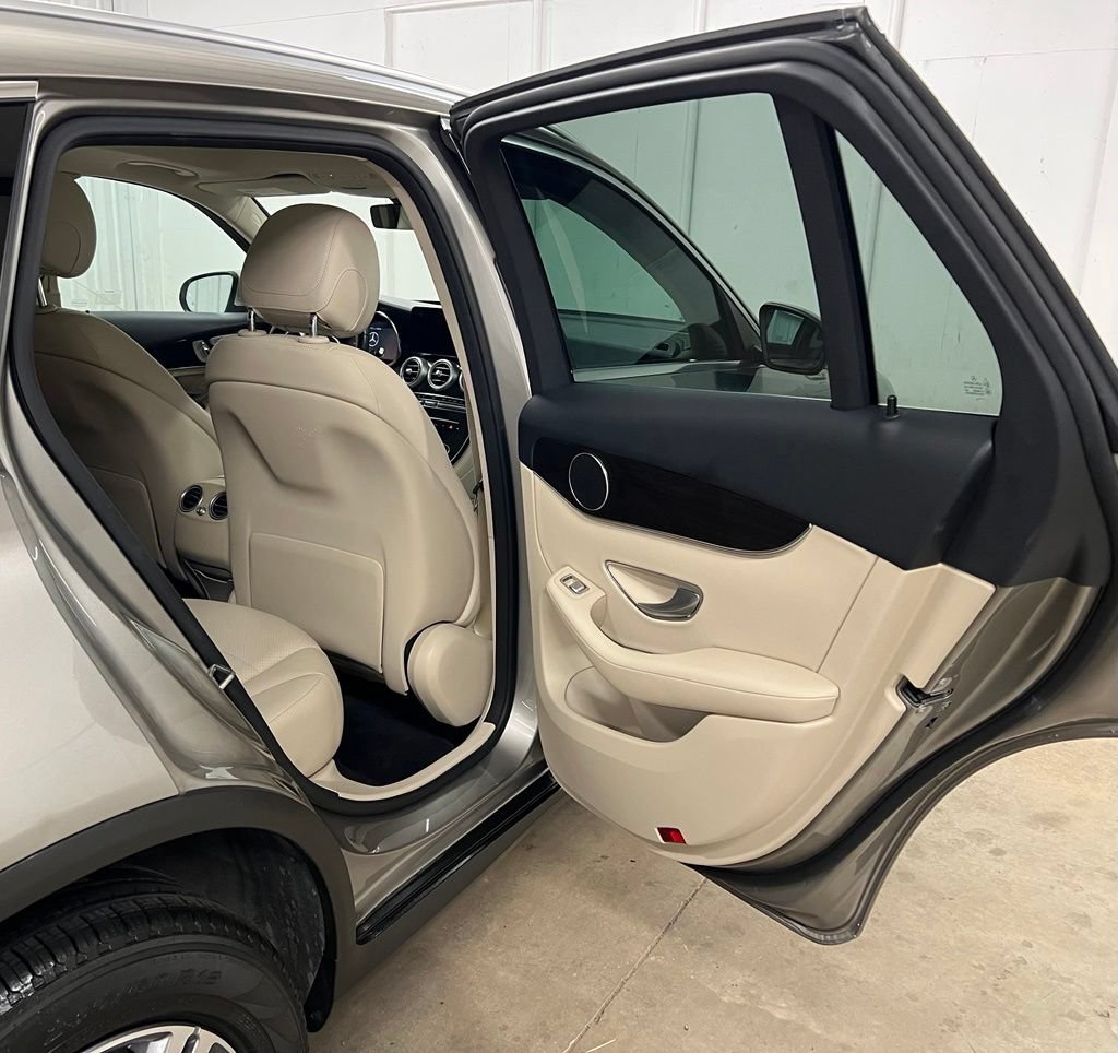 Certified 2022 Mercedes-Benz GLC 300 image 20
