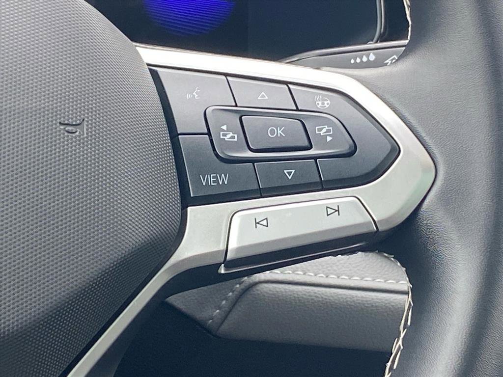 Used 2024 Volkswagen Taos SE w/ Panoramic Sunroof Package image 9