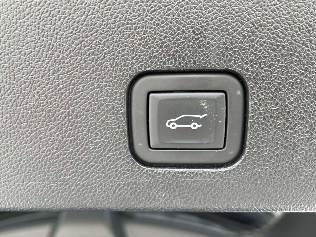 Certified 2023 Cadillac XT6 Premium Luxury image 11