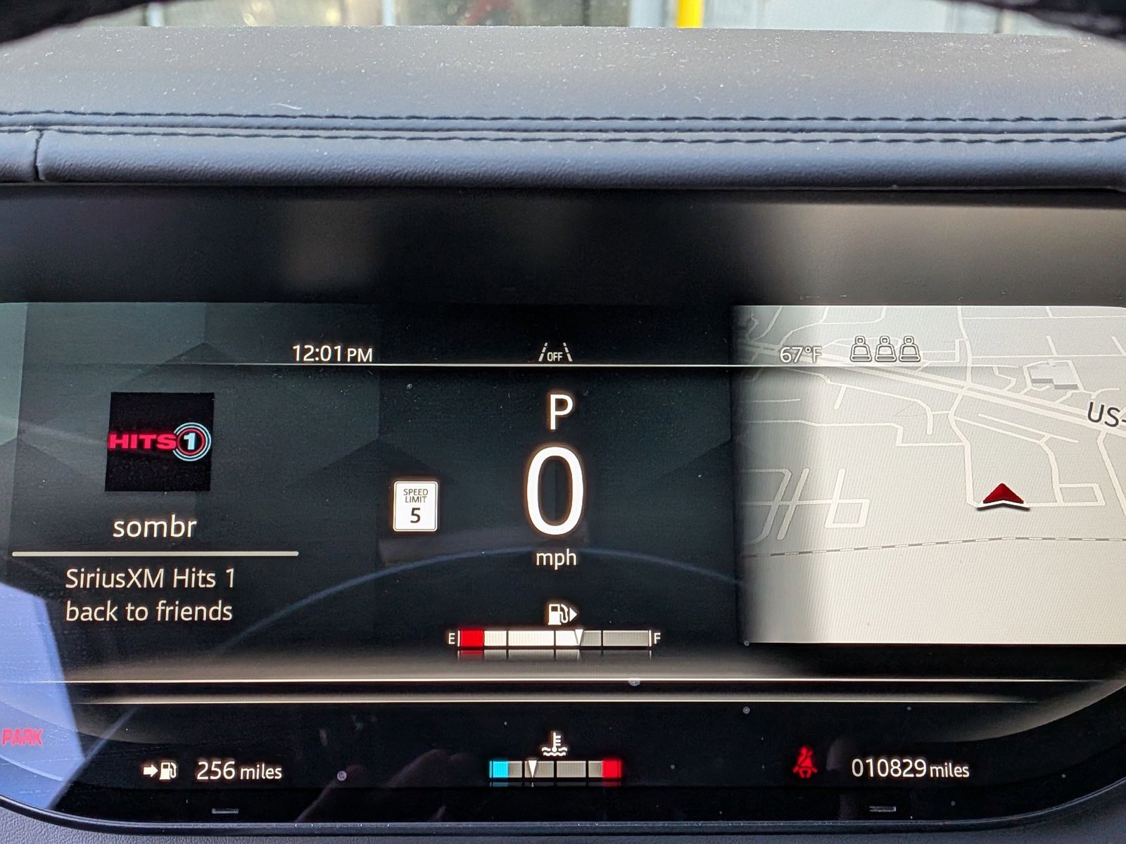 Used 2025 Land Rover Range Rover SE image 11