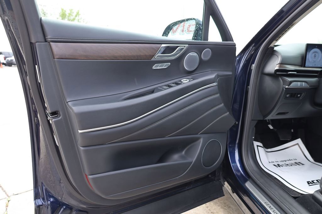 Used 2025 Genesis GV80 2.5T Prestige AWD/4WD image 10