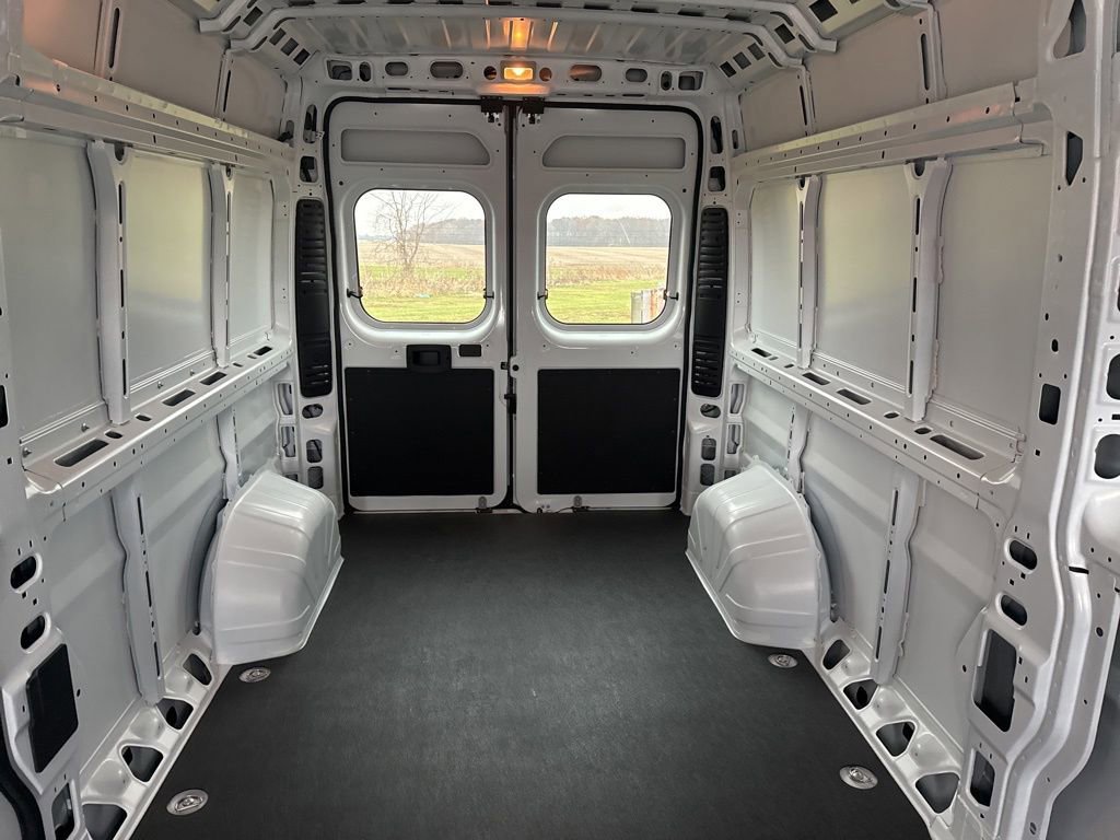 Used 2024 RAM ProMaster 2500 image 27
