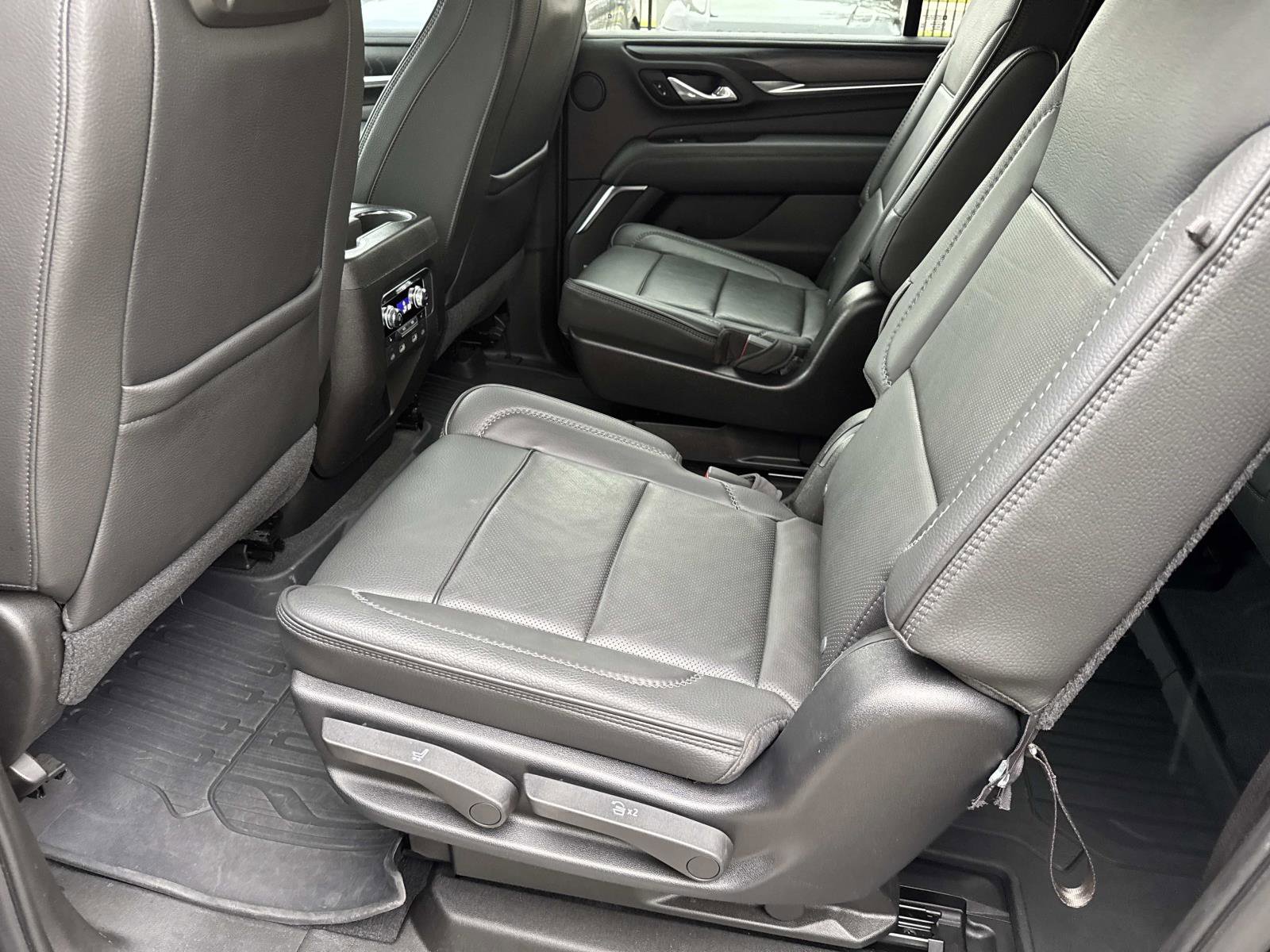 Used 2021 GMC Yukon XL Denali w/ Denali Ultimate Package image 15