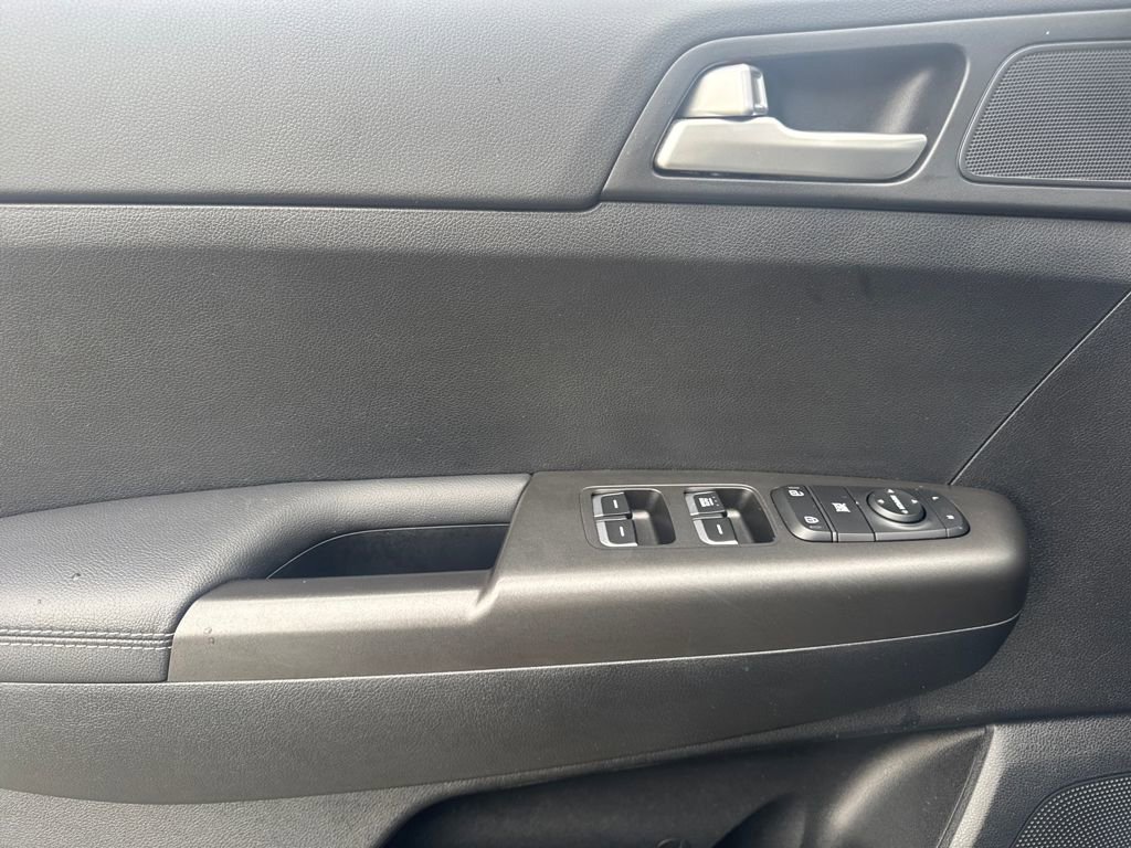 Used 2021 Kia Sportage LX image 18
