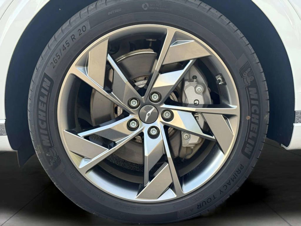 Used 2024 Genesis Electrified GV70 Advanced image 33