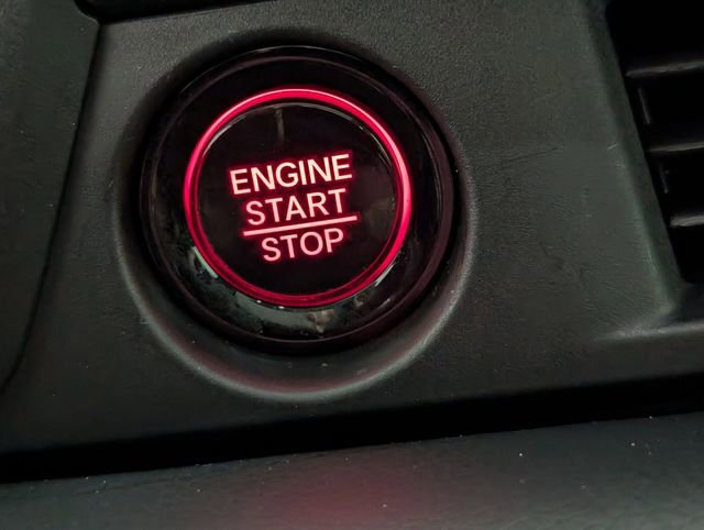 Used 2025 Honda Pilot Touring image 25