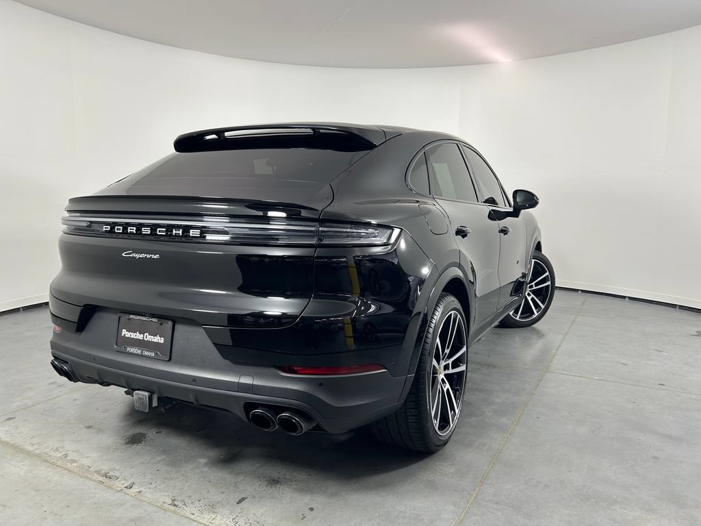 Used 2024 Porsche Cayenne Coupe AWD/4WD image 7