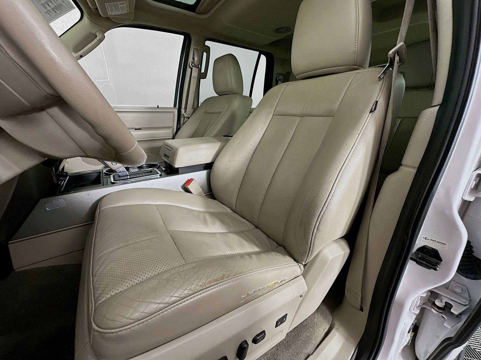 Used 2014 Ford Expedition Limited image 21