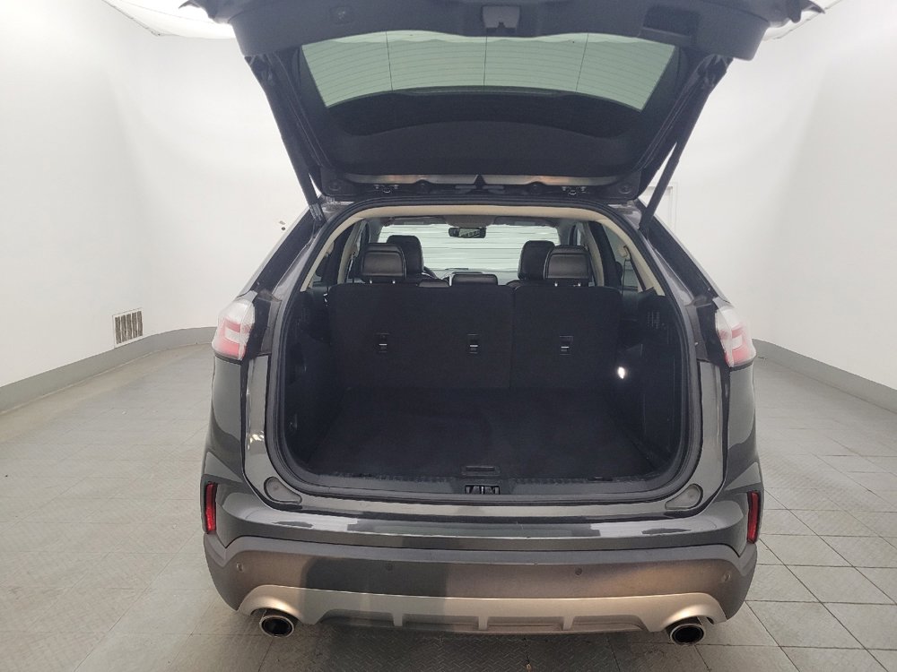 Used 2020 Ford Edge Titanium image 29
