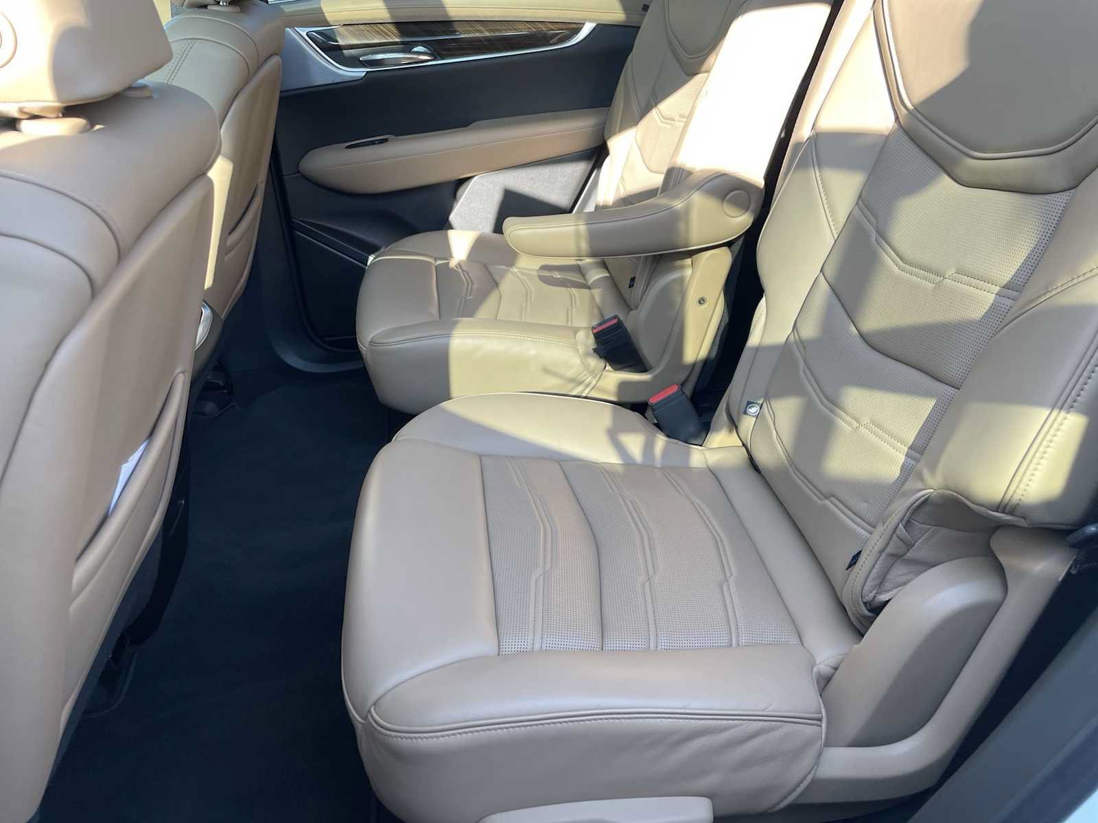 Used 2024 Cadillac XT6 Premium Luxury w/ Platinum Package AWD/4WD image 27