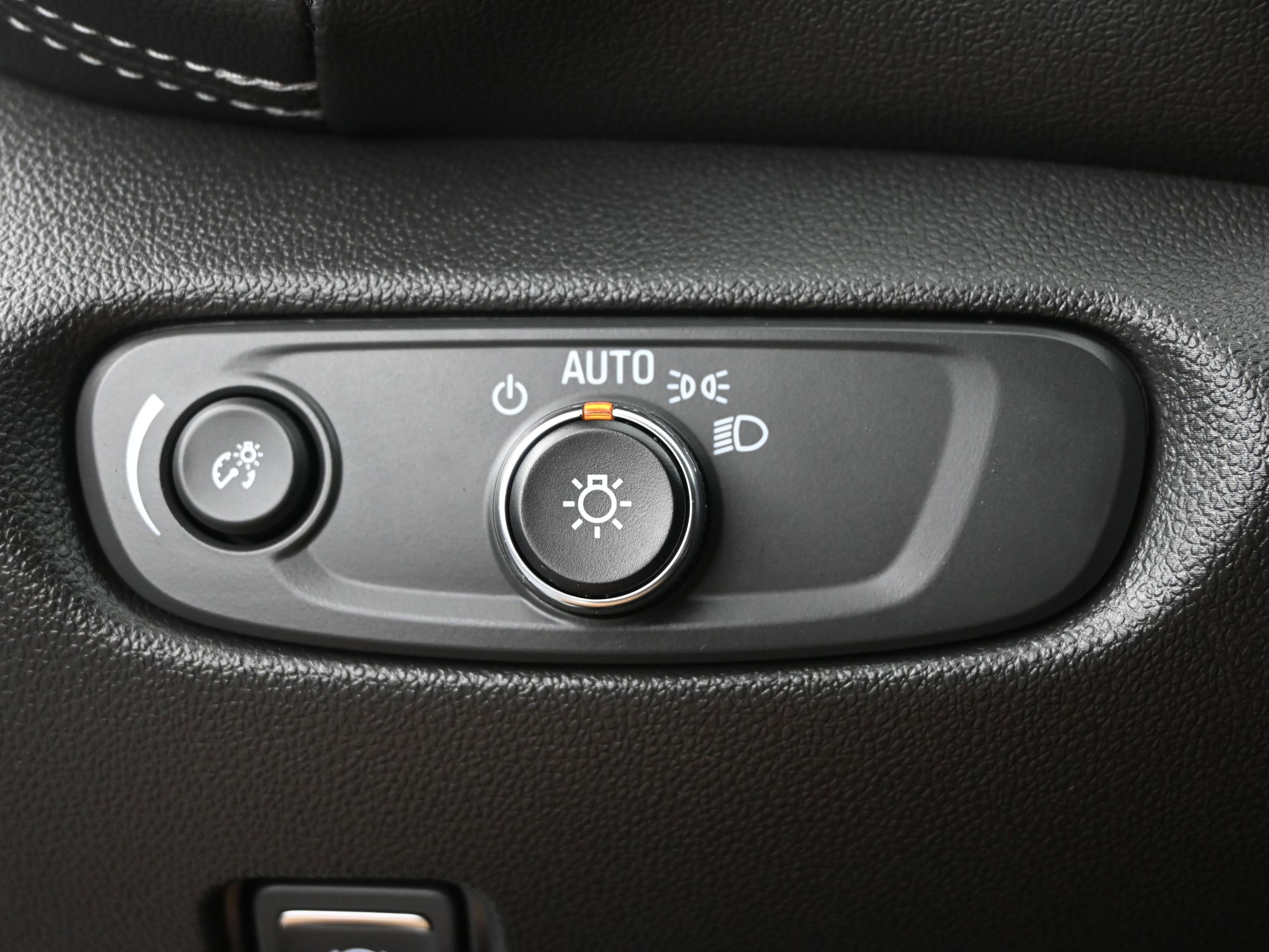 Used 2023 Chevrolet Blazer LT AWD/4WD image 12