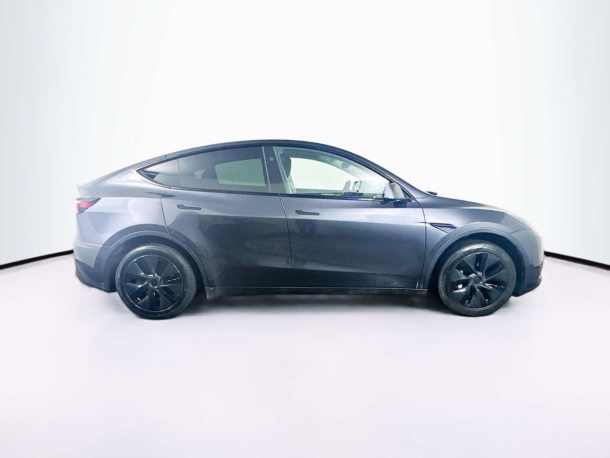 Used 2025 Tesla Model Y Long Range image 10