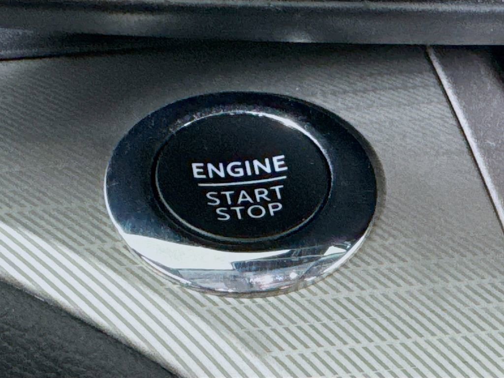 Used 2022 Ford Explorer XLT w/ Equipment Group 202A image 32