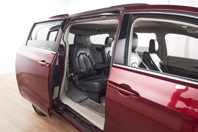 Used 2022 Chrysler Pacifica Touring-L AWD/4WD image 20