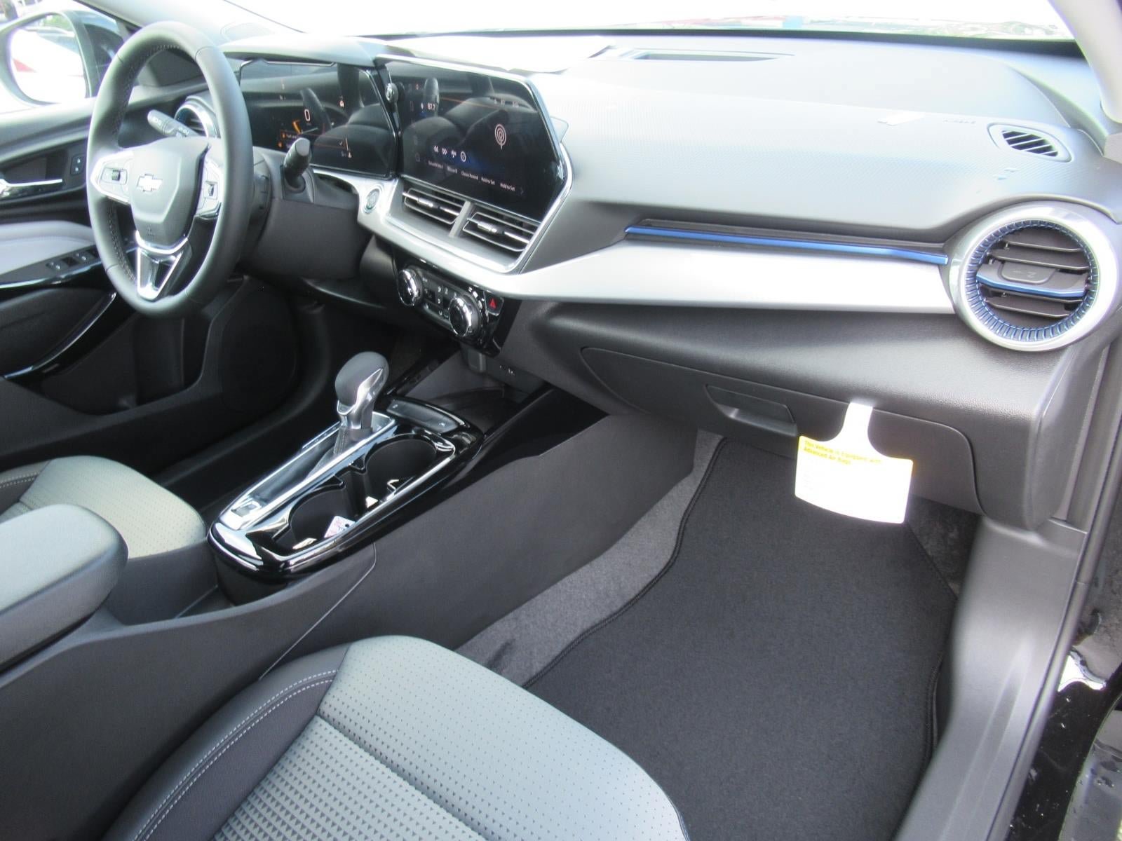 New 2026 Chevrolet Trax LT w/ Sunroof Package FWD image 11