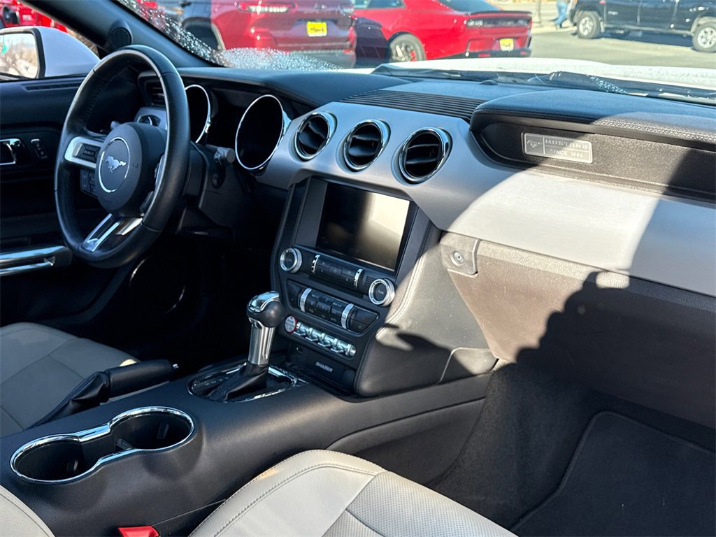 Used 2017 Ford Mustang Premium image 11