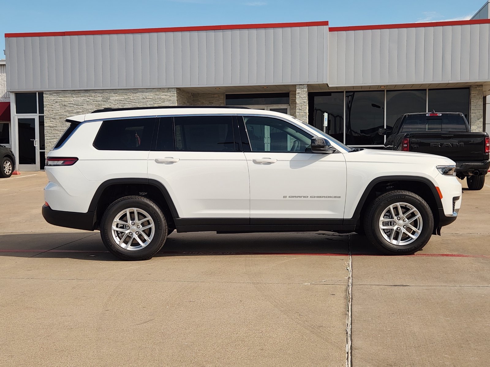 New 2026 Jeep Grand Cherokee L Laredo RWD image 7