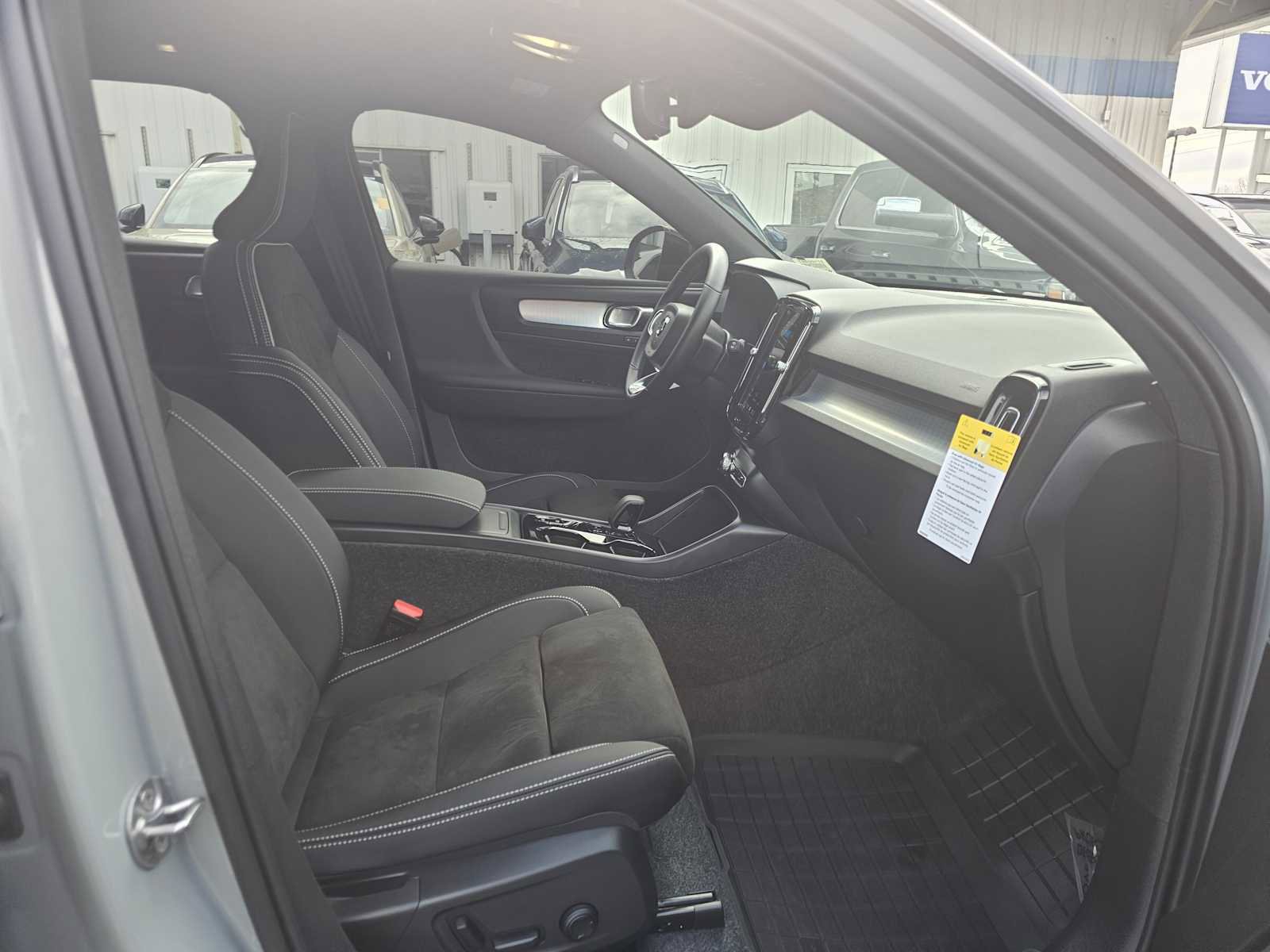 Certified 2026 Volvo XC40 B5 Ultra w/ Climate Package image 11