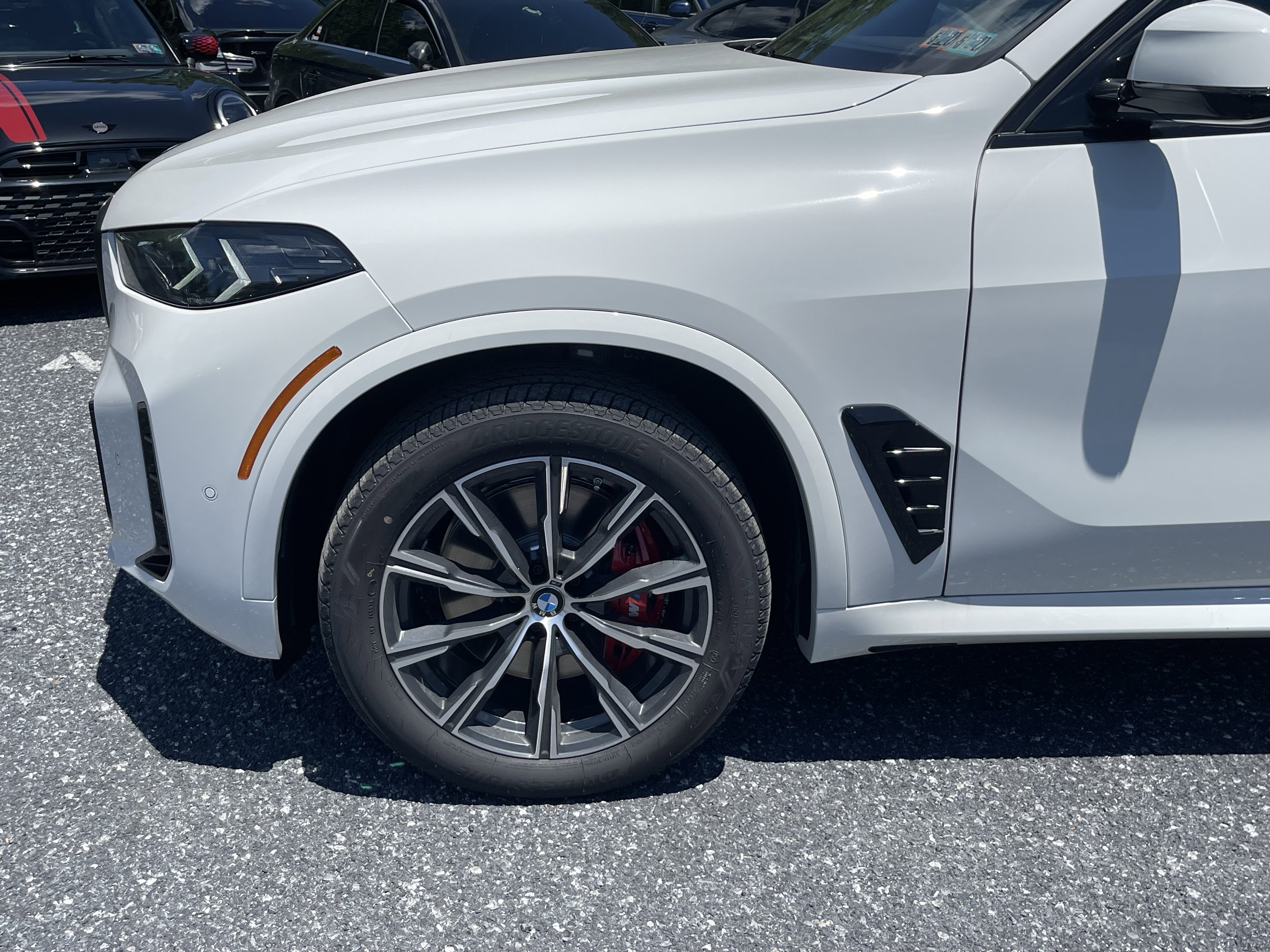 New 2026 BMW X5 xDrive40i w/ M Sport Package AWD/4WD image 4