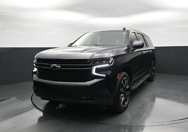 Used 2023 Chevrolet Suburban RST RWD image 4