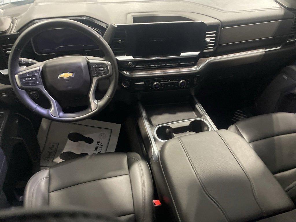 Used 2025 Chevrolet Silverado 2500 LTZ w/ LTZ Plus Package image 40