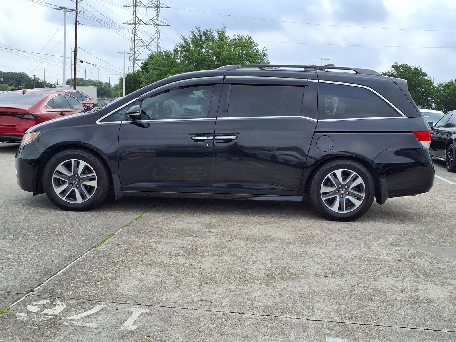Used 2014 Honda Odyssey Touring Elite image 24