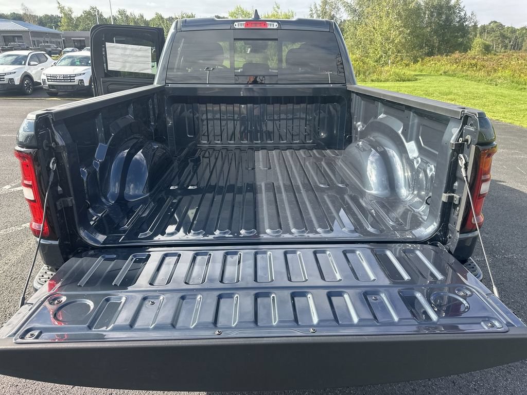 New 2026 RAM 1500 Express AWD/4WD image 29